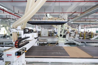 探厂 走进兔宝宝家居智能工厂，揭秘未来家具制造新范式